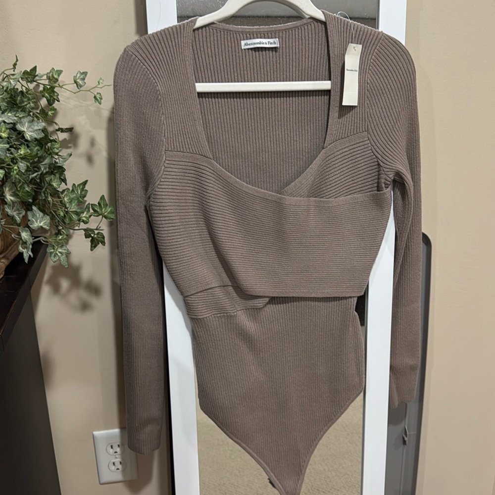 NWT ABERCROMBIE & FITCH TAN SOFT SWEATER BODYSUIT - LARGE